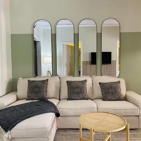 Modern Ideally Located Apartment *
