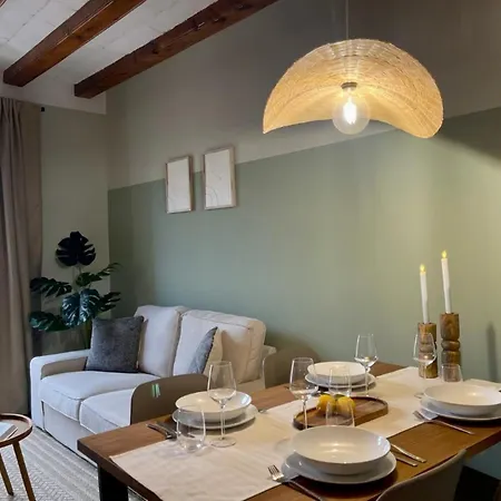 Modern Ideally Located Apartment
